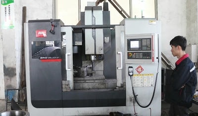 Centro CNC para fabricación de rodillos corrugados